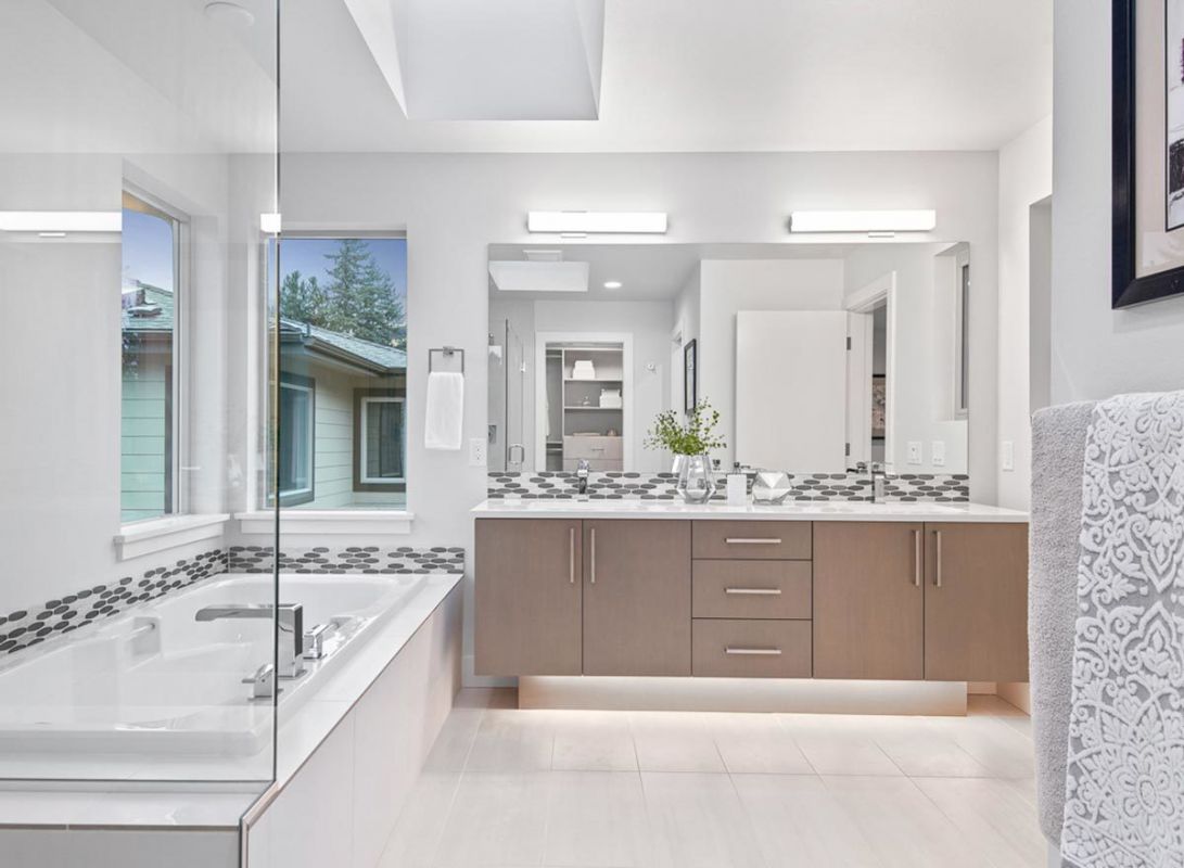 Large Bathroom with a Soaking Tub. Plan JD-23802-2-4