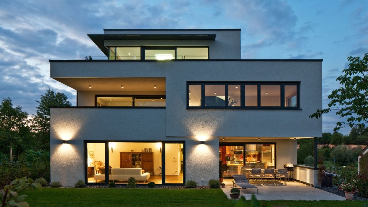 Дом современный дизайн трехэтажный