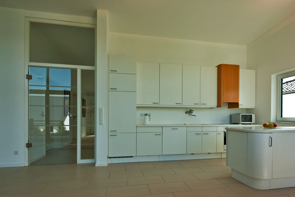 All white kitchen cabinets give a clean modern look