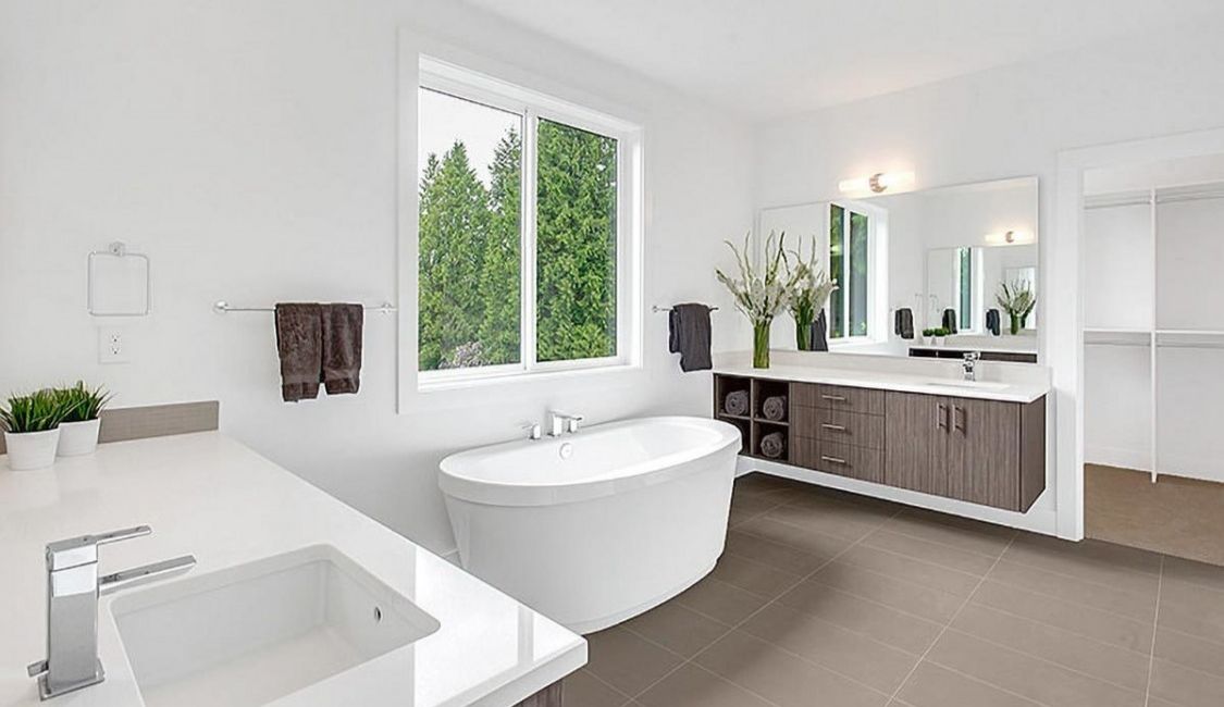 Stand alone soak tub