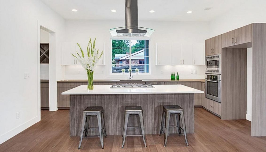 Kitchen island with built-in gas hob