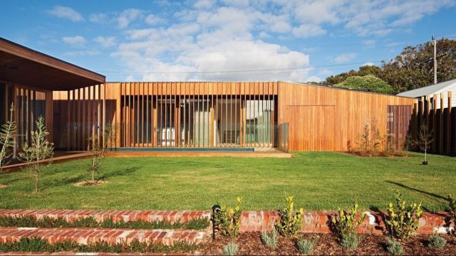 Одноэтажный дом Г-образной формы в Барвоне Австралия
